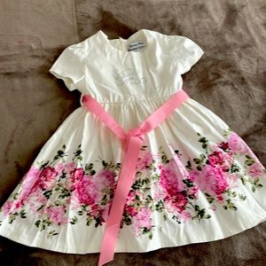 Very cute boutique dress for a 2 year old